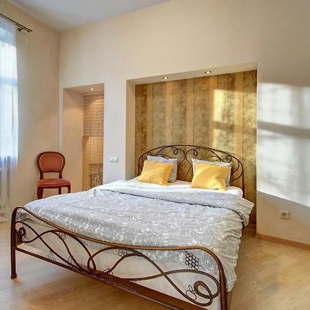 Romantic City Center Apartment In Old Town Вильнюс Экстерьер фото