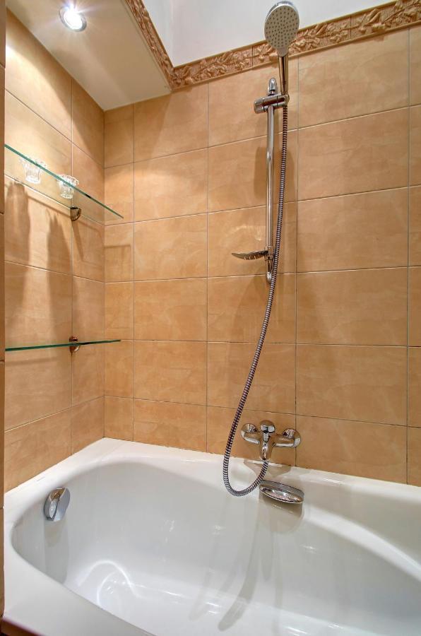 Romantic City Center Apartment In Old Town Вильнюс Экстерьер фото